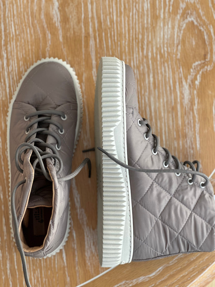 Victoria High Top