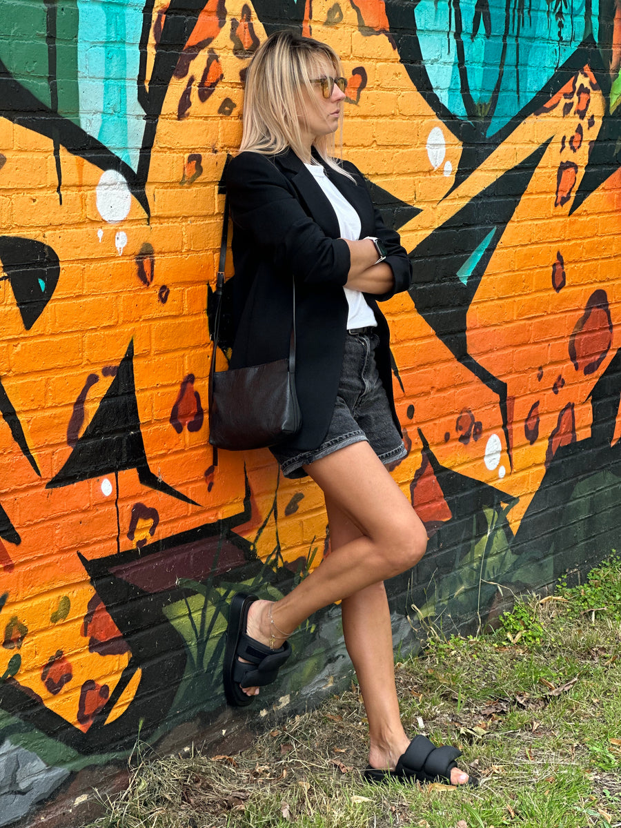 Victoria Mule